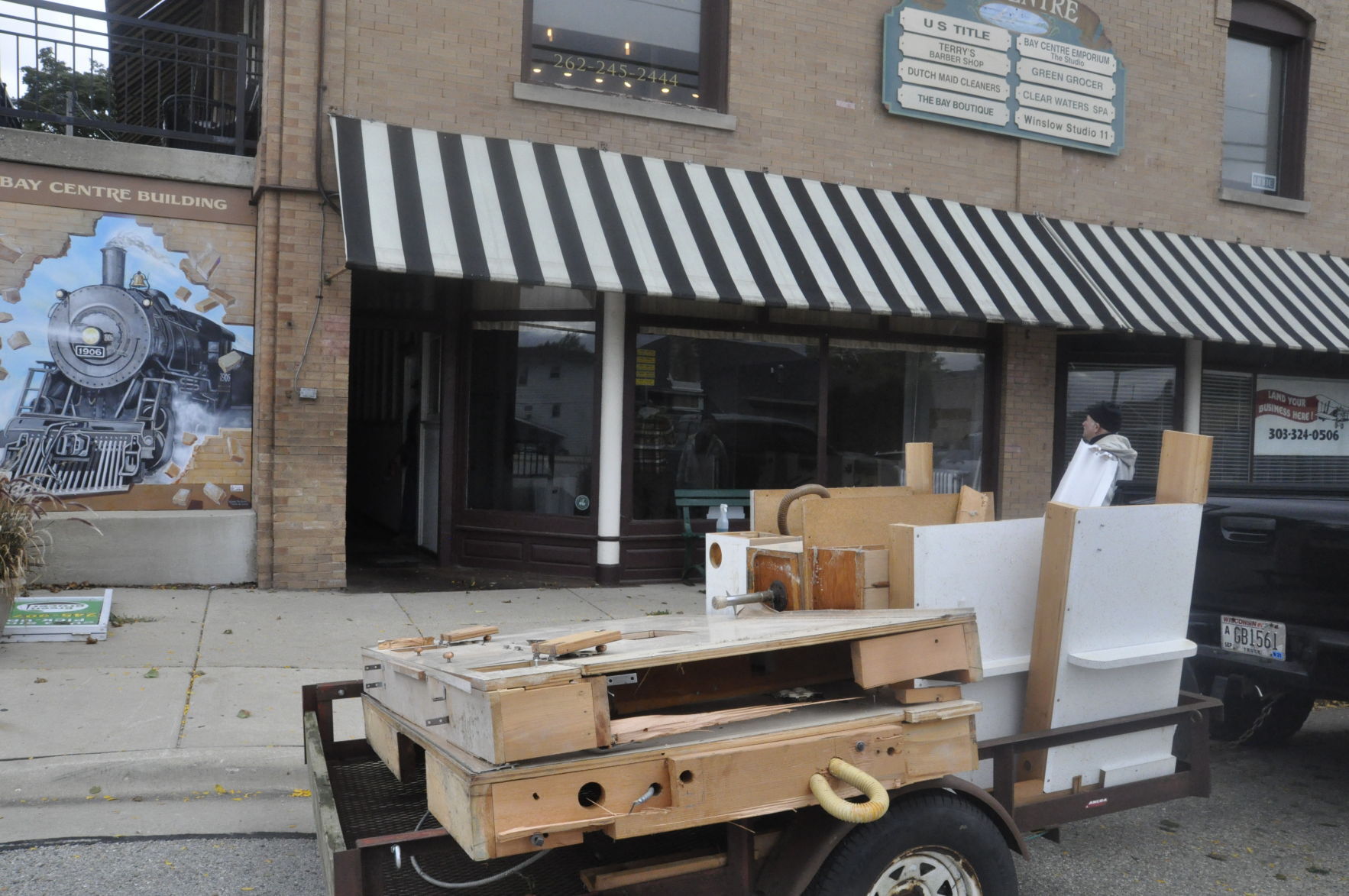 Terry's Barber Shop, last day